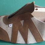 Sneaker aus pflanzlich gegerbtem Leder und Schweizer Flachsstoff