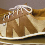 Sneaker aus pflanzlich gegerbtem Leder und Schweizer Flachsstoff